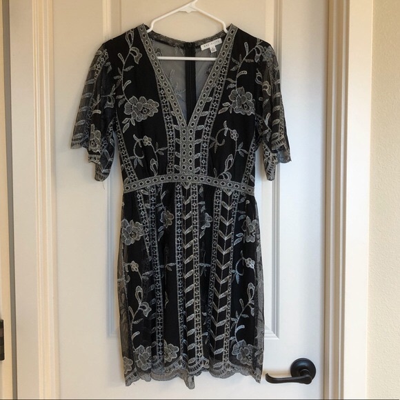 Socialite Plunging Lace Dress - Picture 2 of 6